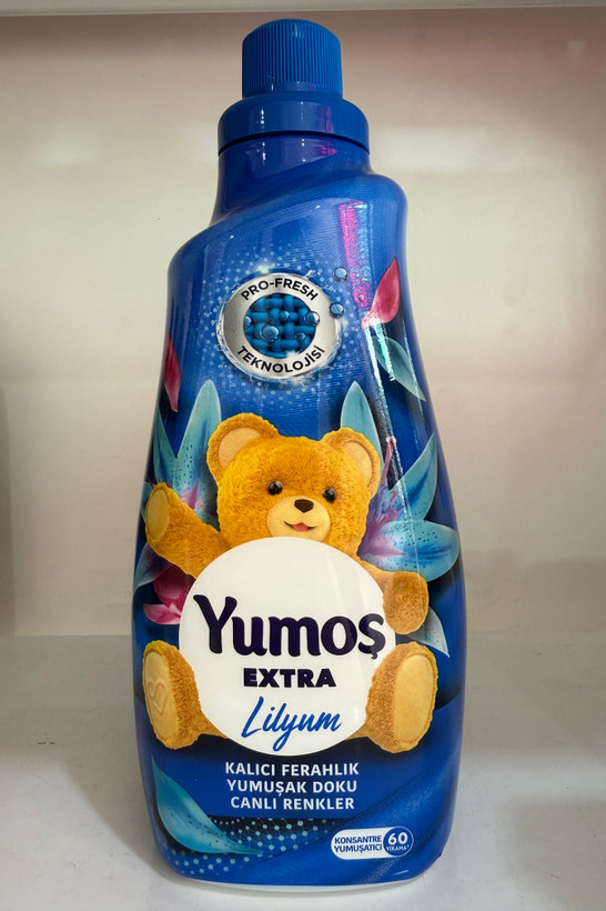 نرم کننده یوموش اکسترا Yumoş Extra آبی با رایحه گل لیلیوم حجم 1440 میلی